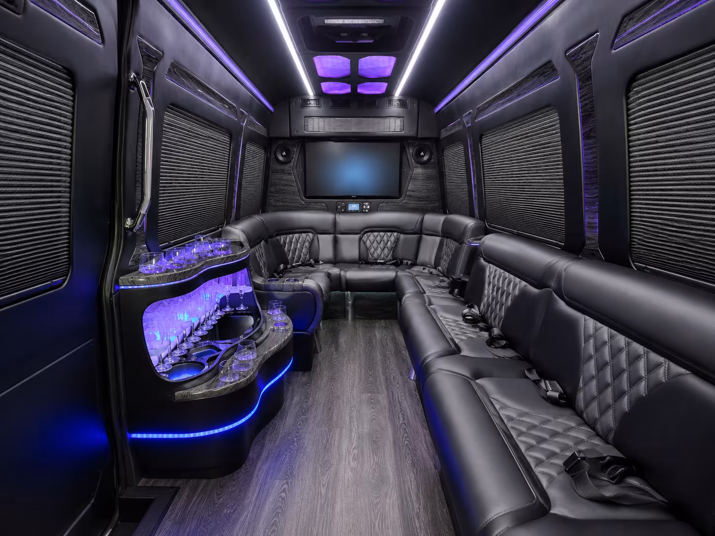 upland 28 passenger party bus