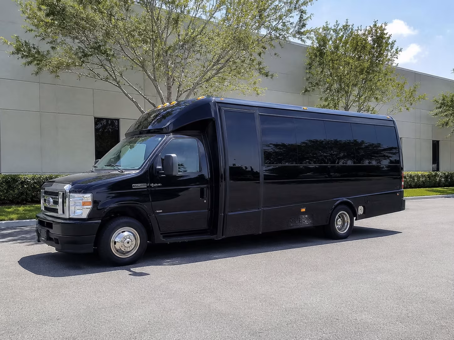 uplandcharterbuscompany com can help you set up airport shuttles to ontario international airport